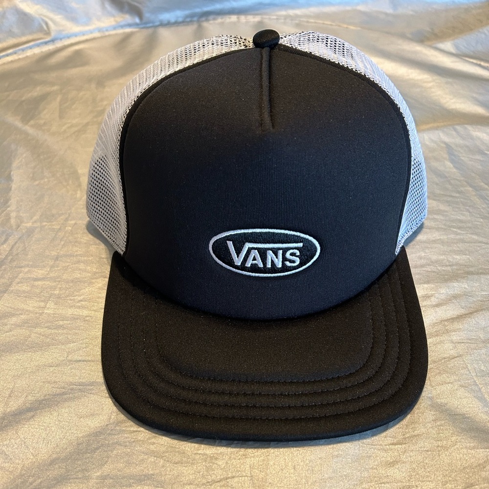 Vans Trucker hat. Brand new. Never worn.